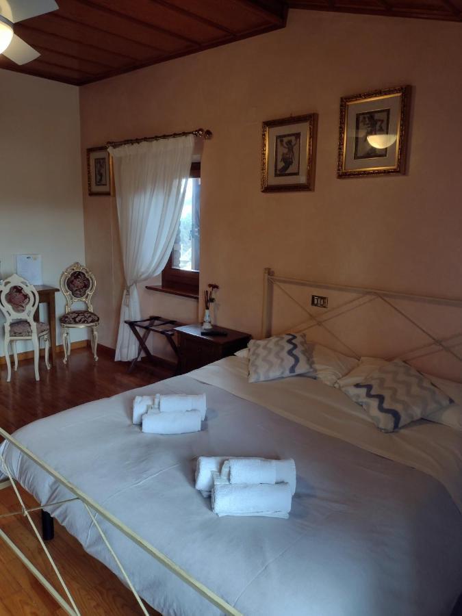 Villa Montegenco Comunanza Eksteriør bilde