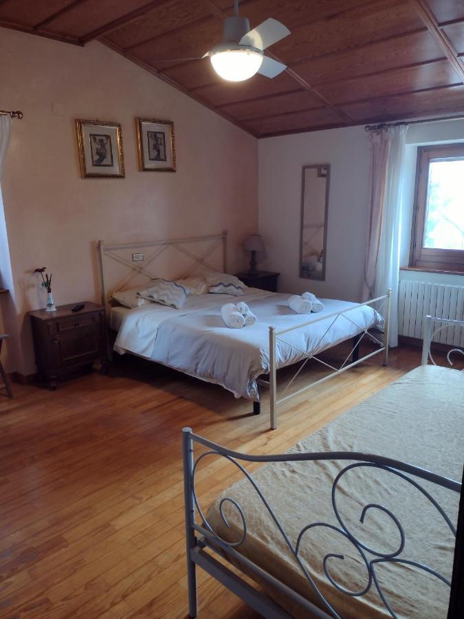 Villa Montegenco Comunanza Eksteriør bilde