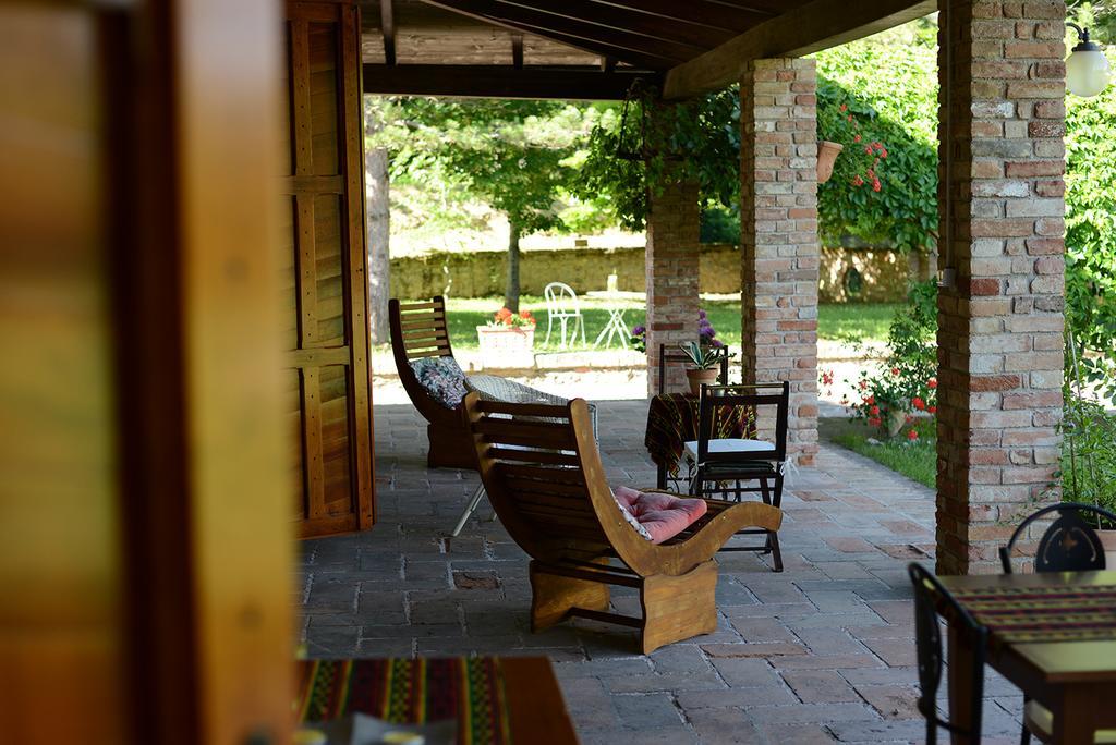 Villa Montegenco Comunanza Eksteriør bilde