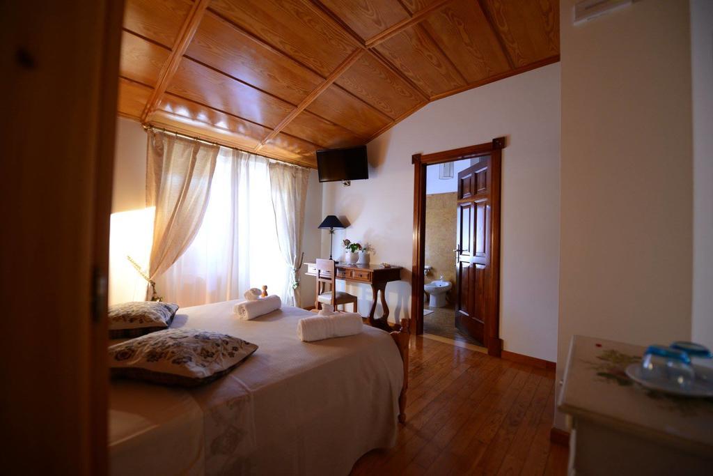 Villa Montegenco Comunanza Eksteriør bilde