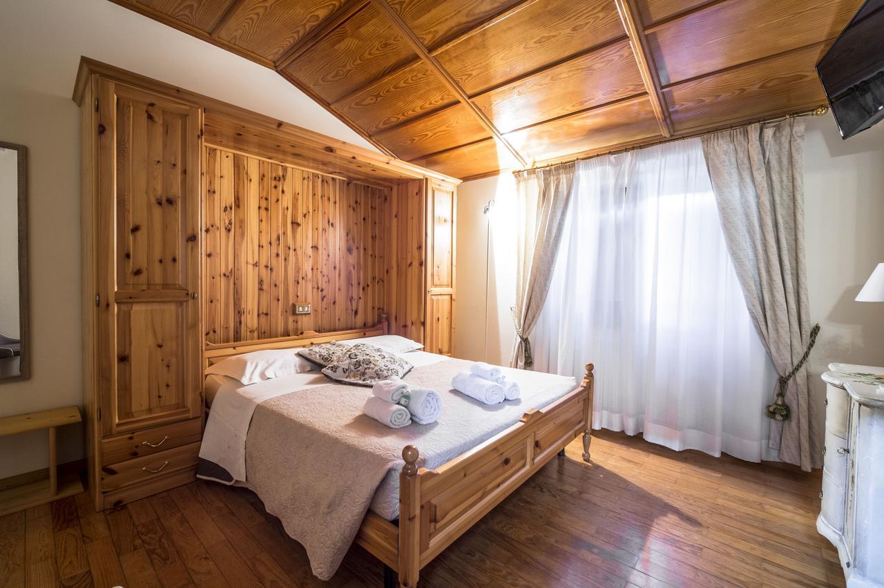 Villa Montegenco Comunanza Eksteriør bilde