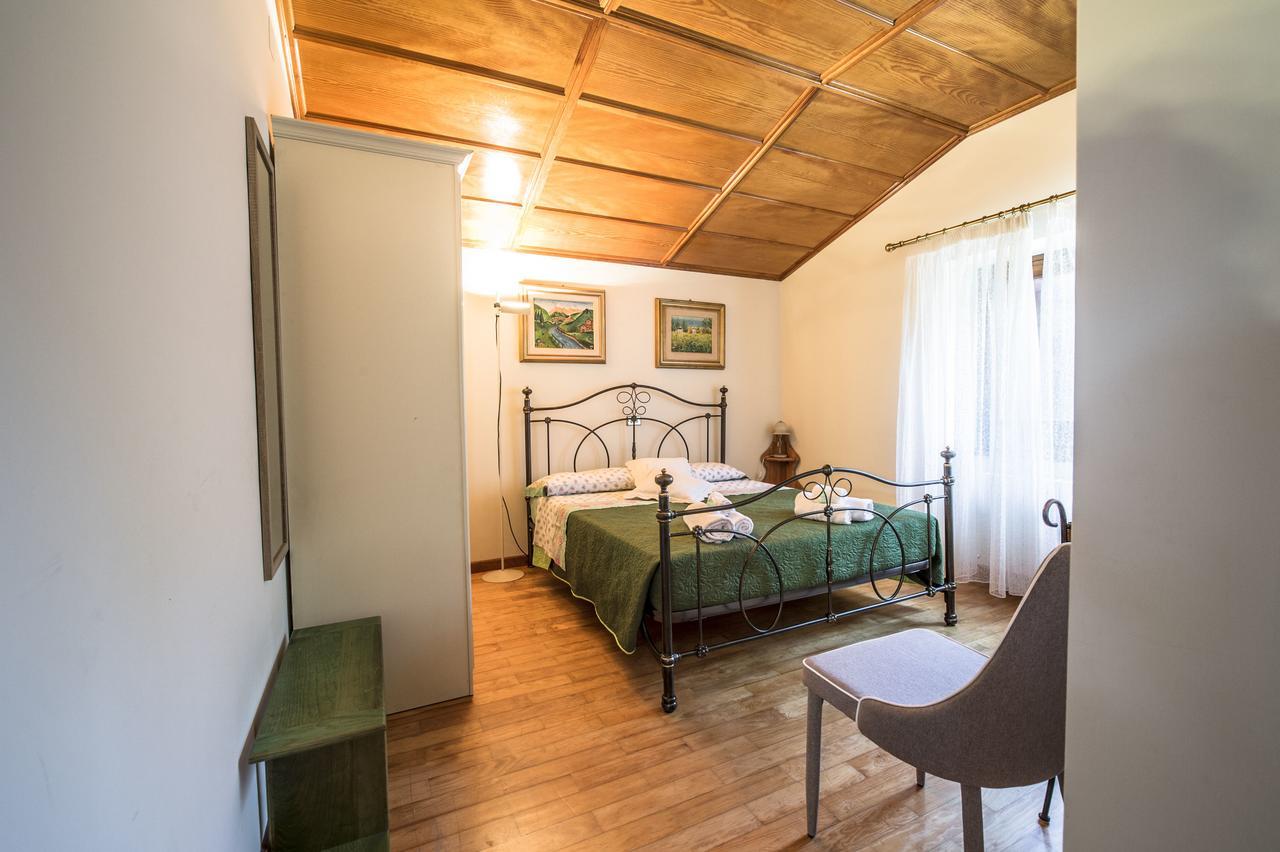 Villa Montegenco Comunanza Eksteriør bilde
