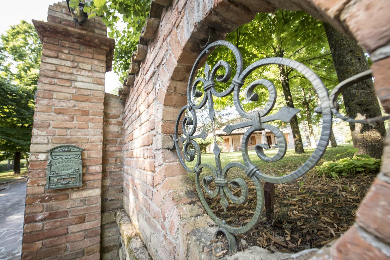 Villa Montegenco Comunanza Eksteriør bilde